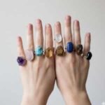 Gyűrű jelentése az ujjakon – mit árul el, melyik ujjadon viseled a gyűrűt